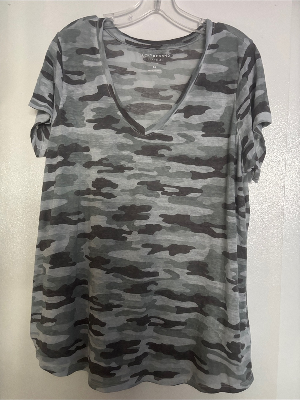 Lucky Brand Gray Camo V-Neck Tee - Neutral Camo Print
